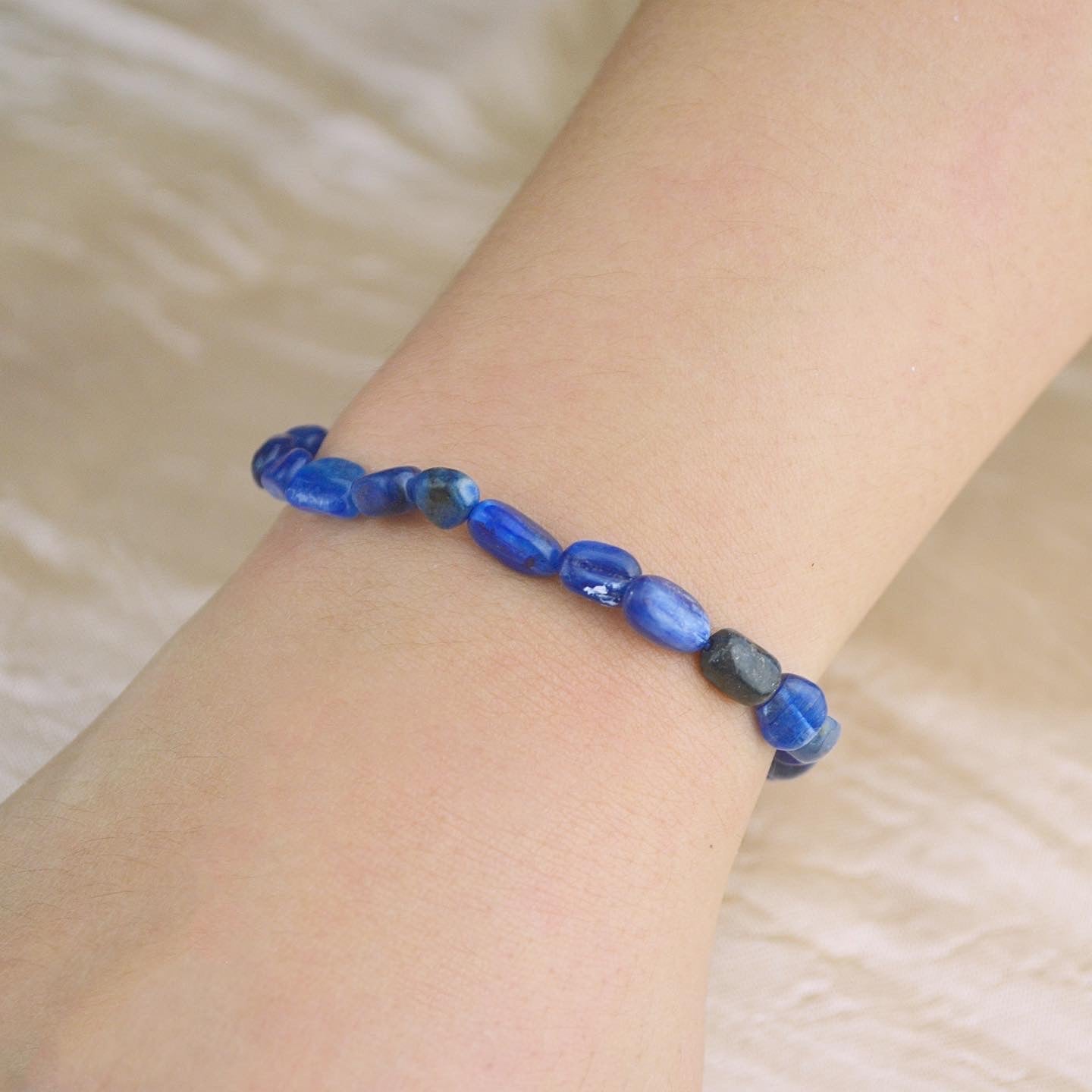 Blue Kyanite Pebbles Stretch Bracelet